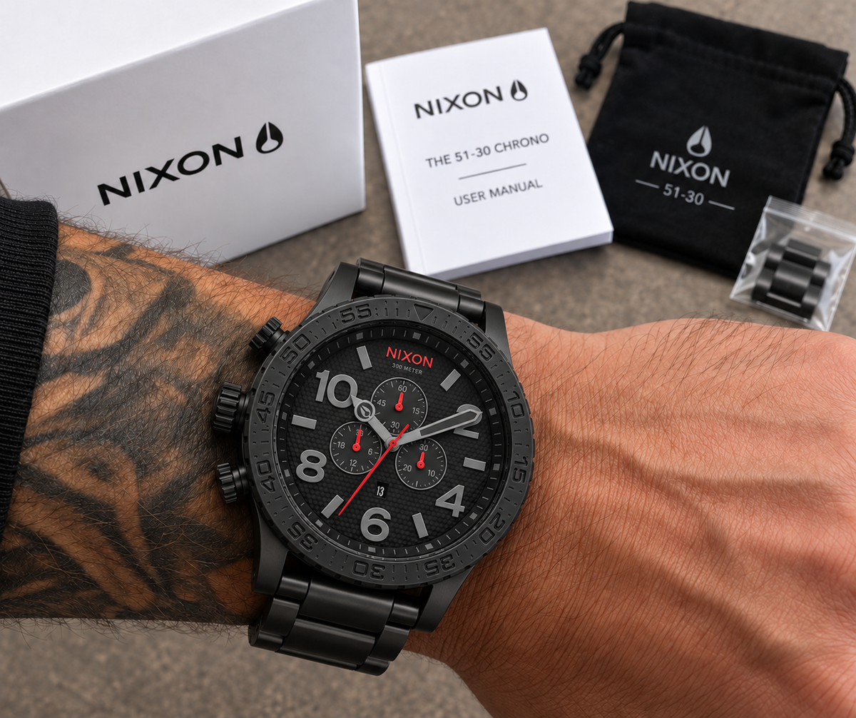 Nixon 51-30 Chrono in Black Red — dial detail