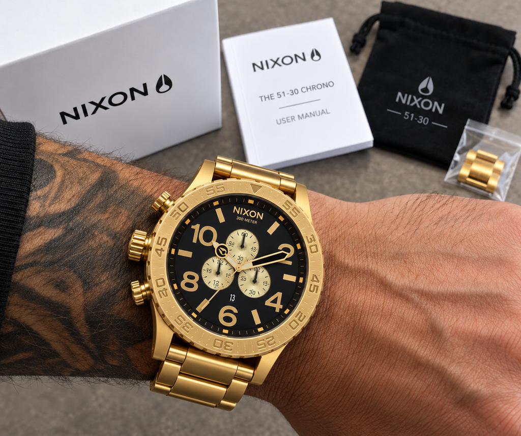 Nixon 51-30 Chrono in Gold Black — dial detail