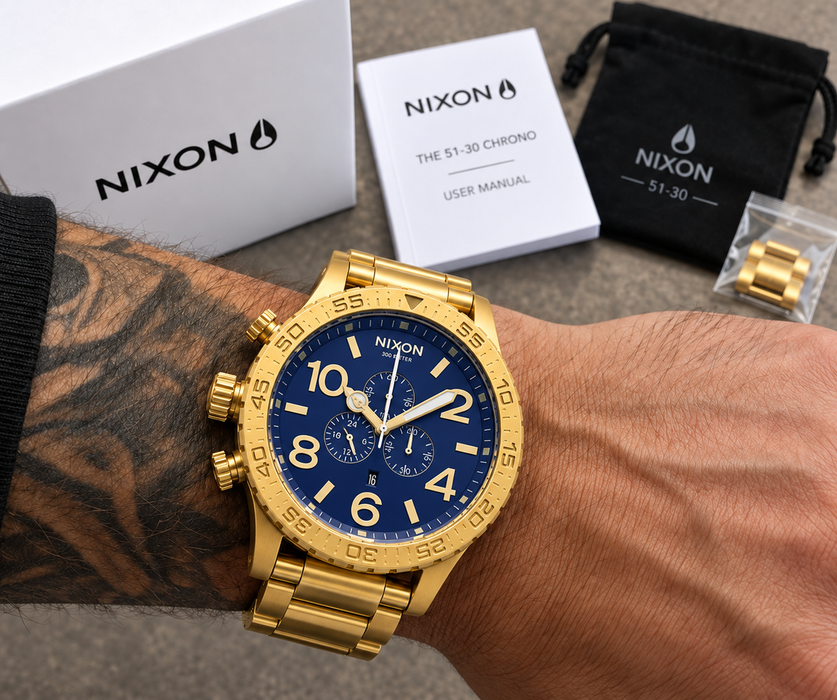 Nixon 51-30 Chrono in Gold Blue — dial detail